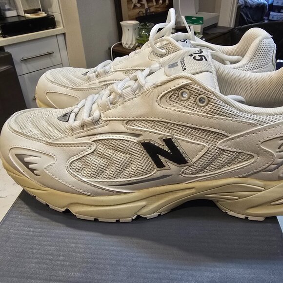 New Balance 725v1 Sea Salt Phantom Bone Mens size 11.5 Shoes Sneakers NEW - Picture 1 of 14